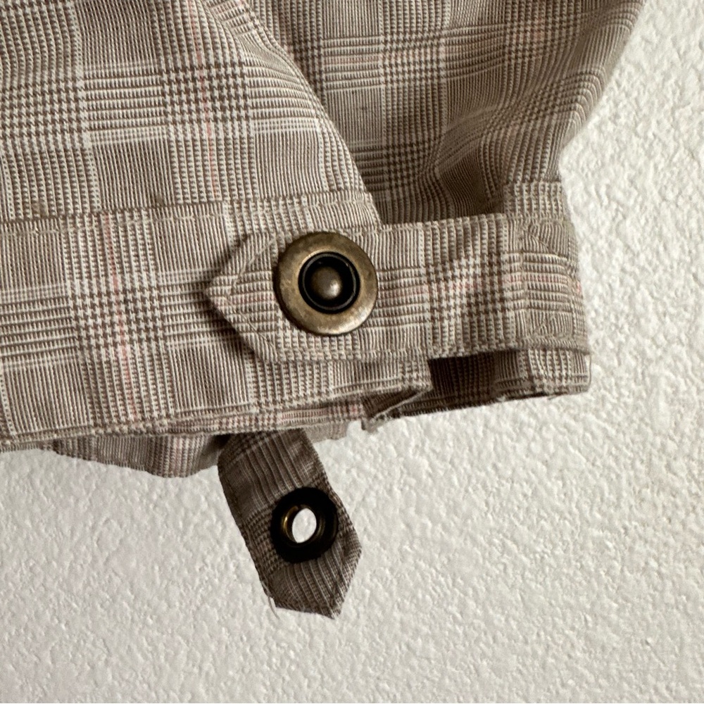 Lion’s Crest by English Laundry - Beige Plaid Cargo Shorts - Picture 11 of 15